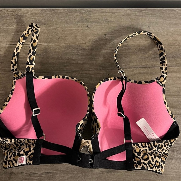 Victoria’s Secret PINK Animal Print TShirt Sweetheart Bra 34D - Picture 2 of 9